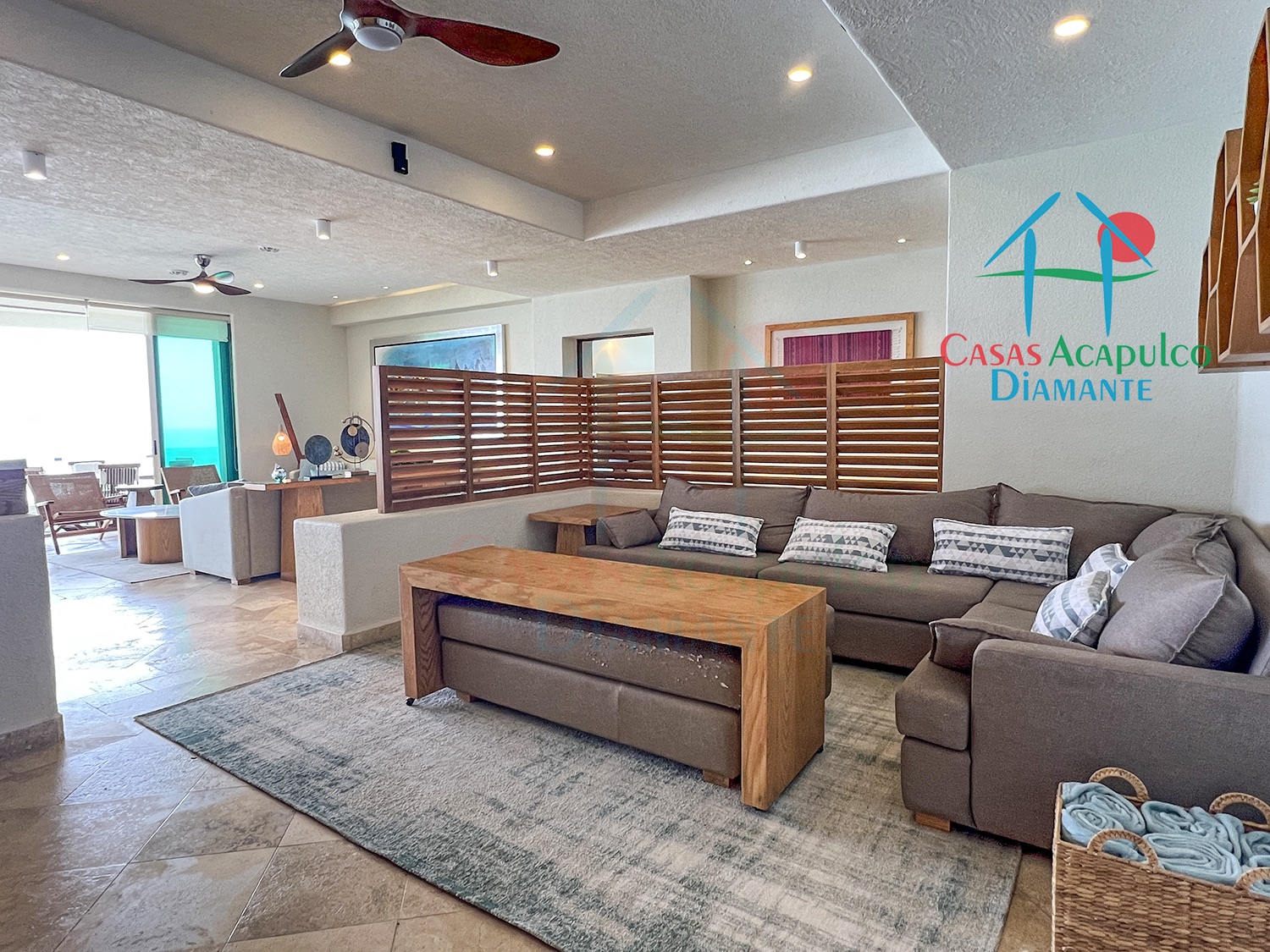 Dos Soles T3 402 - Sala de televisión 6